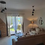 Vakantiehuis παραδοσιακη λαζαρατα *
