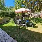 Hébergement de vacances παραδοσιακη λαζαρατα Lazaráta