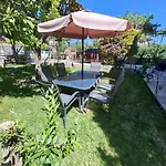 Hébergement de vacances παραδοσιακη λαζαρατα