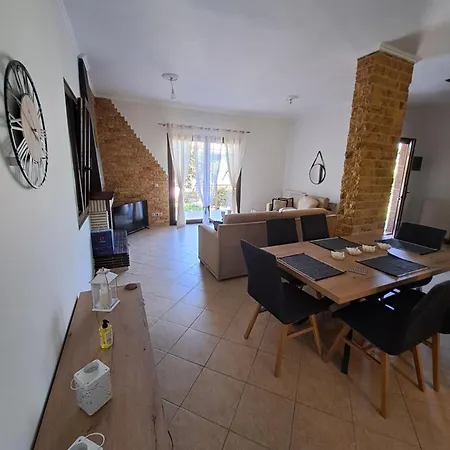 παραδοσιακη λαζαρατα Holiday home Lazarata