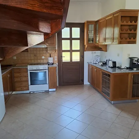 Holiday home παραδοσιακη λαζαρατα