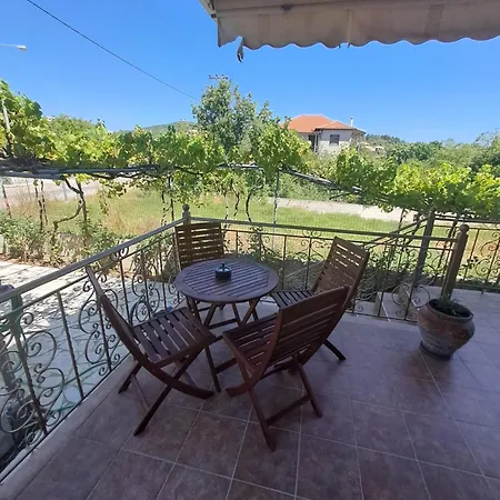 παραδοσιακη λαζαρατα Holiday home Lazarata