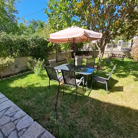 Holiday home παραδοσιακη λαζαρατα Lazarata